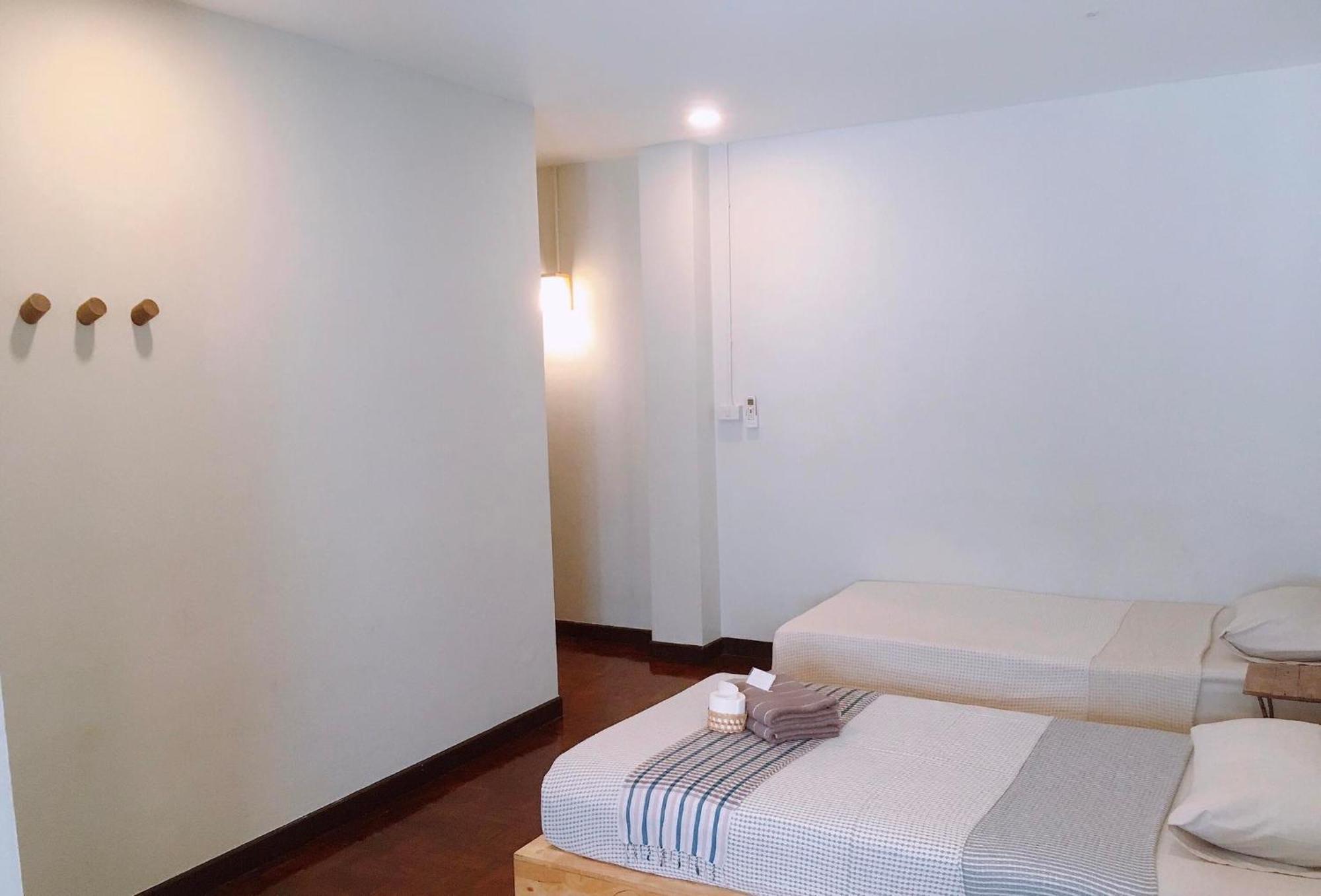 Wayside Guest house 3*